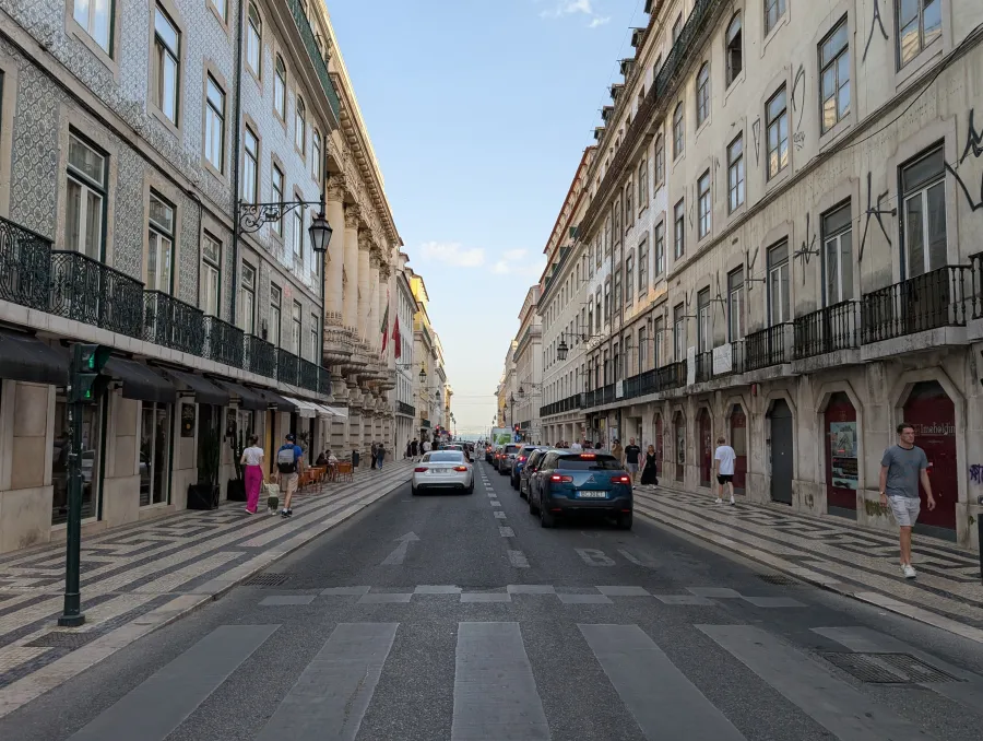 Façades and Portuguese paving, Rua Áurea, Baixa