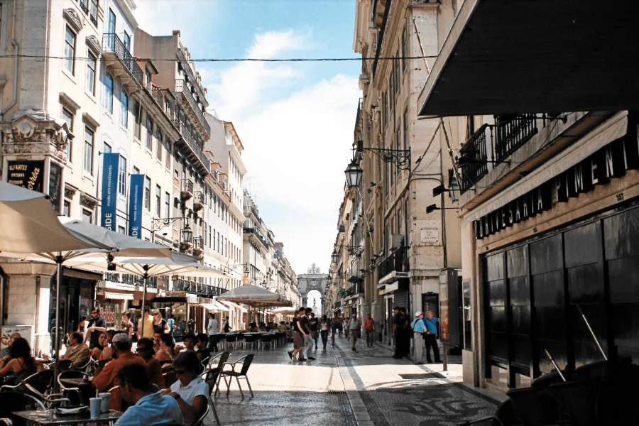 Cafés on the pedestrian street, Rua Augusta, Baixa