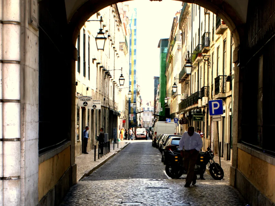 Arcade and Portuguese paving, Rua dos Sapateiros, Baixa